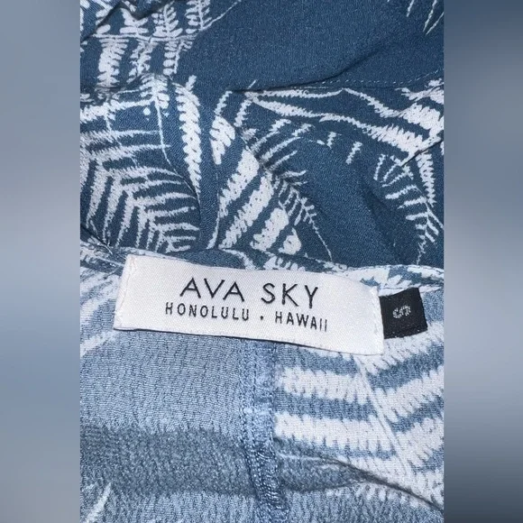 AVA SKY Blue Short Sleeved Jumpsuits/Romper Women - Size SMALL - Picture 8 of 9